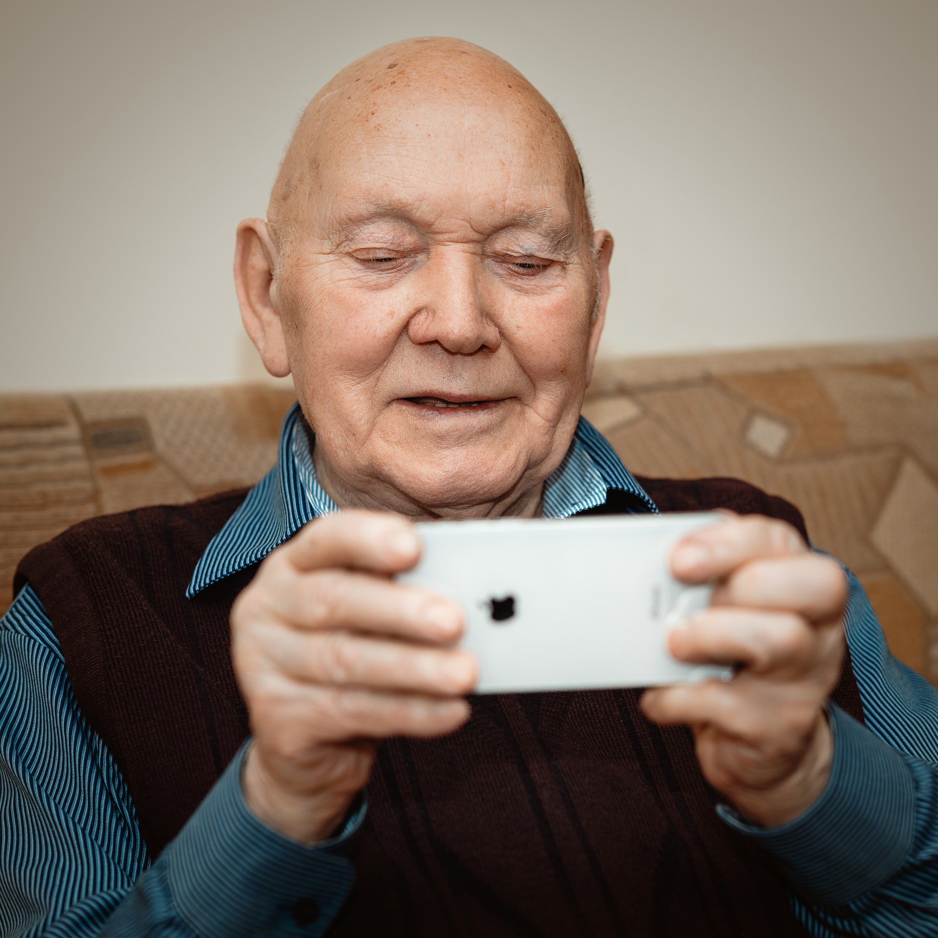 Photos & Music for Seniors With Memory Loss
